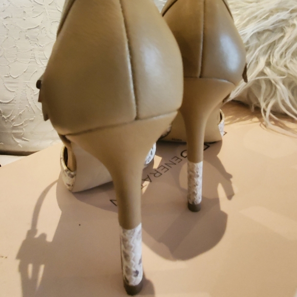 Woman shoes - Picture 2 of 6